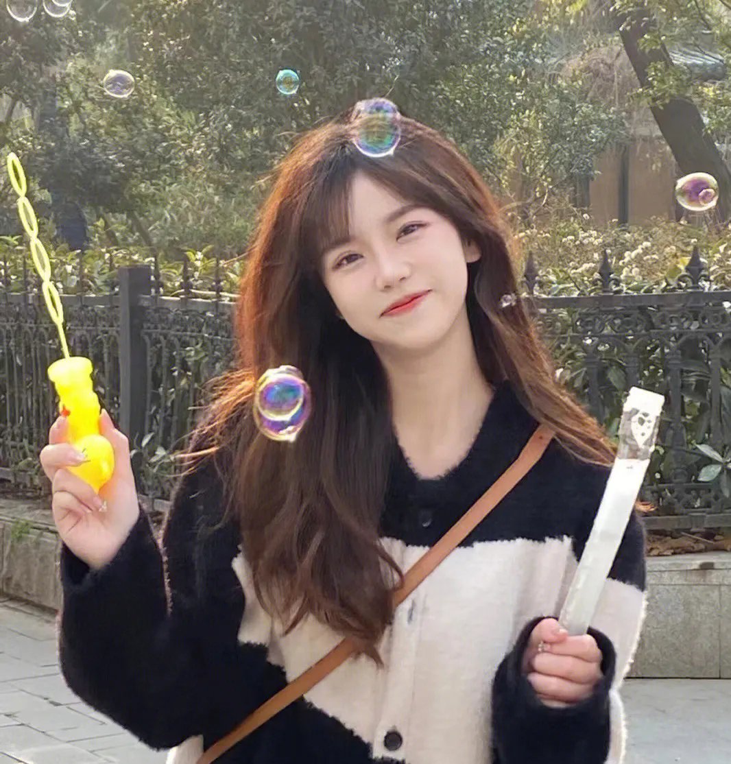 替闺蜜相亲，我闪婚了亿万总裁错嫁千金不好惹